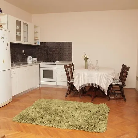 Apartment Jelena *